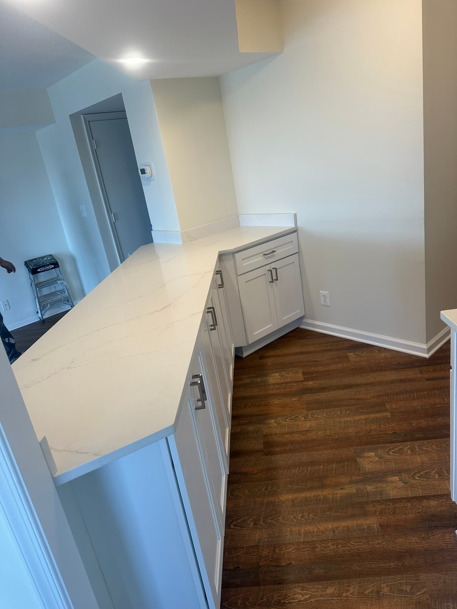 Kitchen countertop close-up with custom edge profile
