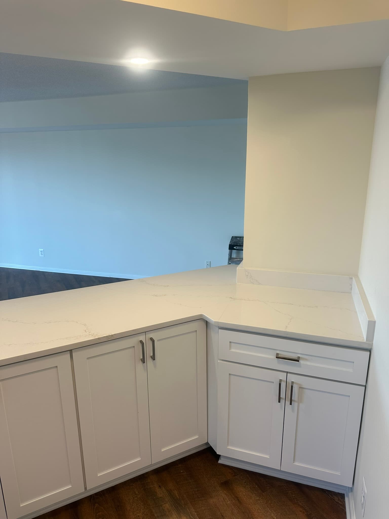 Countertop installation detail by Ventura Home Improvement