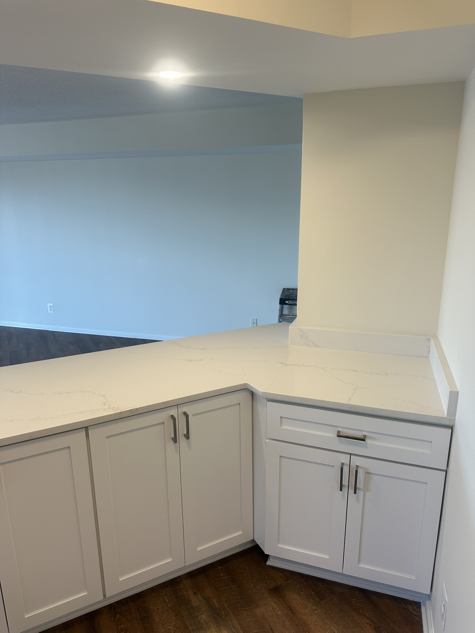 Countertop installation detail by Ventura Home Improvement